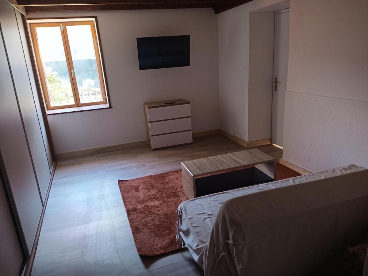 Laura Happy Guest House Tenay 외부 사진